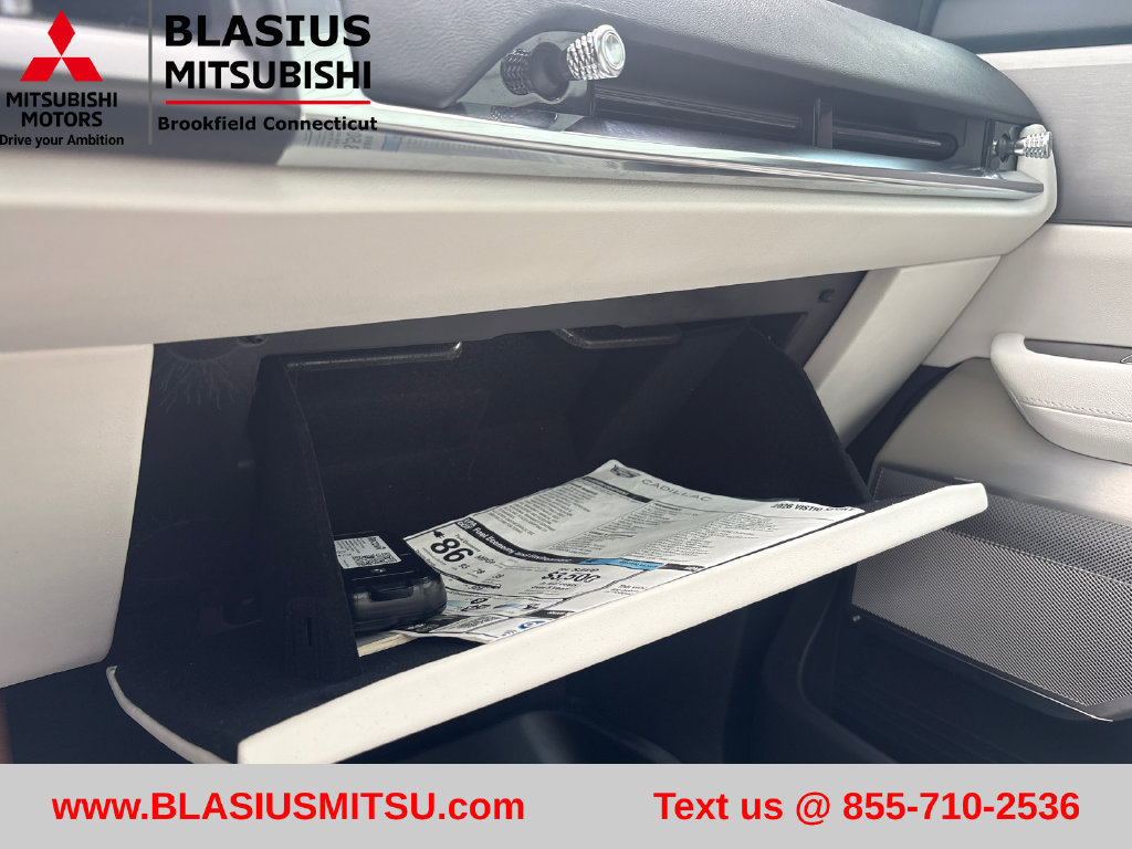 Used 2026 Cadillac Vistiq Sport AWD/4WD image 33