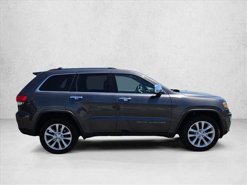 Used 2017 Jeep Grand Cherokee Limited AWD/4WD image 4