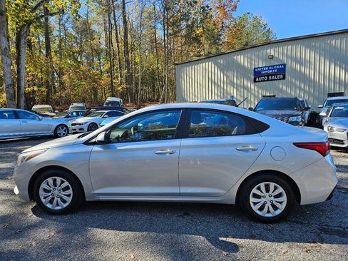 Used 2020 Hyundai Accent SE image 4