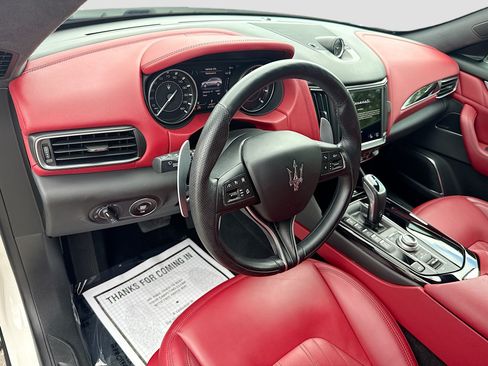Used 2022 Maserati Levante GT AWD/4WD image 25