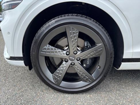 Used 2023 Genesis GV70 2.5T w/ Sport Prestige Package image 9