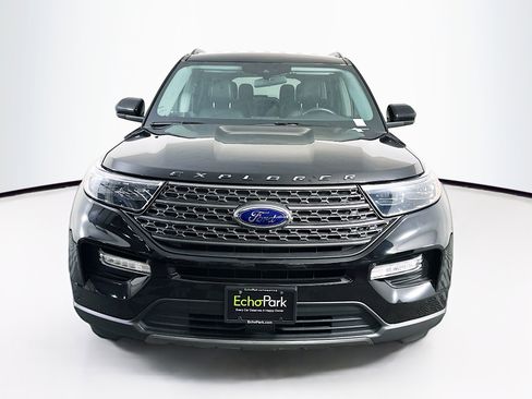 Used 2022 Ford Explorer XLT w/ Equipment Group 202A image 2