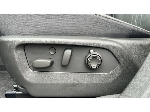 Certified 2025 Buick Envision Avenir AWD/4WD image 25