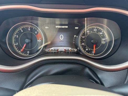 Used 2017 Jeep Cherokee Limited AWD/4WD image 18