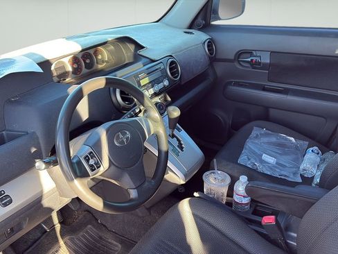 Used 2009 Scion xB image 9