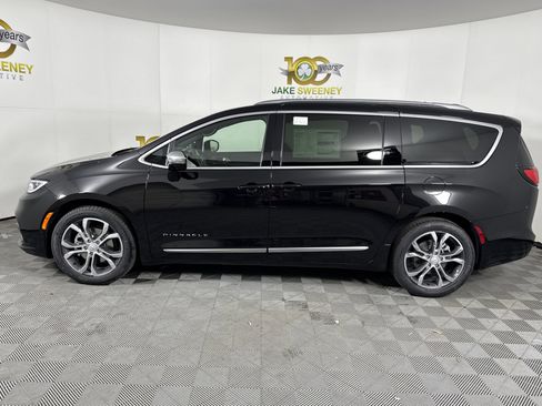 New 2026 Chrysler Pacifica Pinnacle FWD image 5