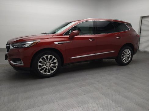 Used 2020 Buick Enclave Essence FWD image 2