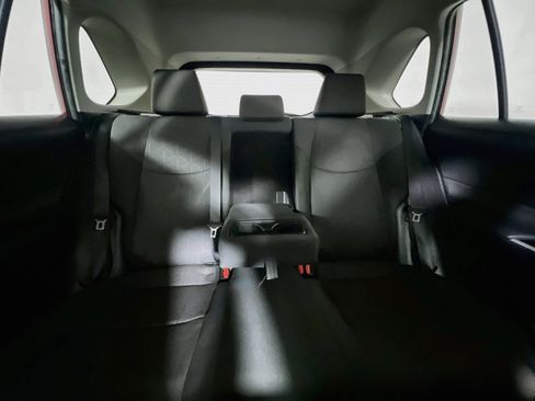 Used 2024 Toyota RAV4 XLE FWD image 32