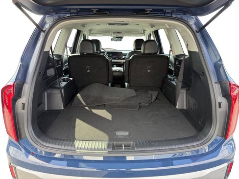 Used 2023 Kia Telluride S image 17