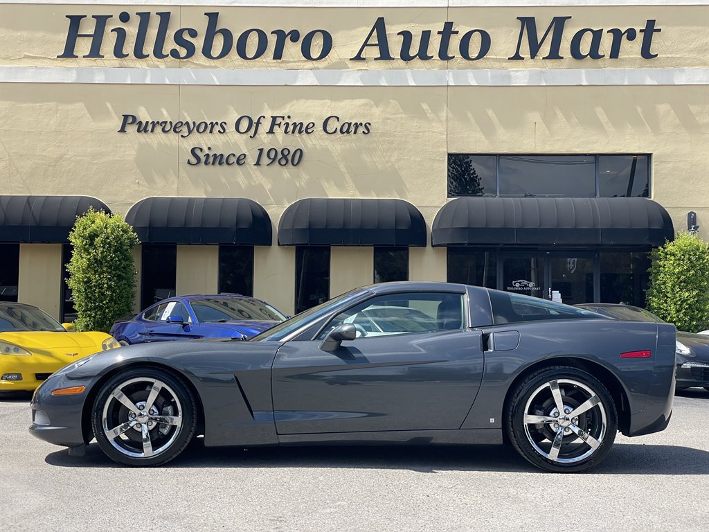 Used 2009 Chevrolet Corvette Coupe w/ Preferred Equipment Group RWD image 3
