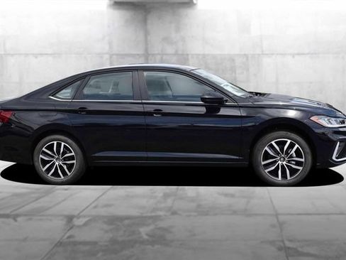 New 2026 Volkswagen Jetta SE FWD image 5