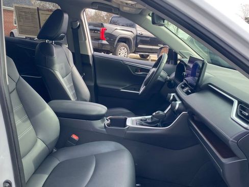 Used 2023 Toyota RAV4 Limited image 18