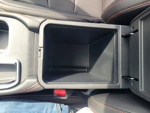 New 2025 Nissan Sentra SR w/ SR Premium Package image 31