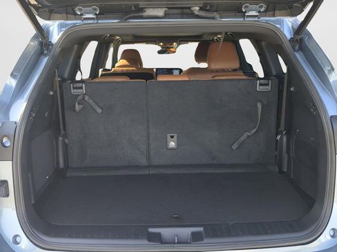 Used 2021 Toyota Highlander Platinum FWD image 9