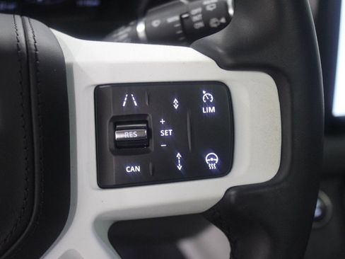 Used 2023 Land Rover Defender 130 SE image 24