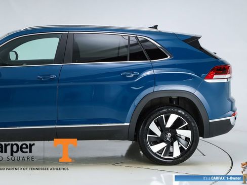 Used 2025 Volkswagen Atlas Cross Sport SEL AWD/4WD image 4