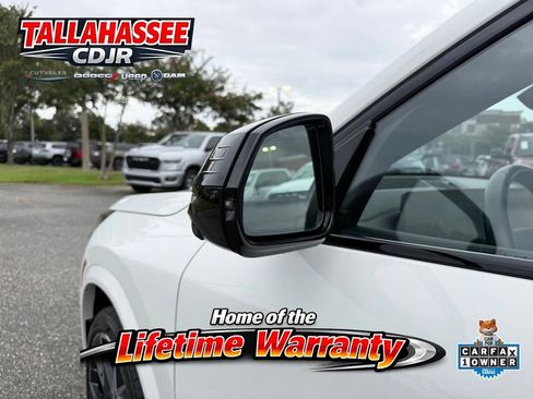 Used 2024 BMW X2 xDrive28i w/ Premium Package AWD/4WD image 12