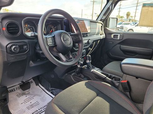 Used 2024 Jeep Wrangler Unlimited Rubicon image 10