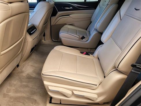 Used 2023 Cadillac Escalade Premium Luxury w/ Performance Package image 18