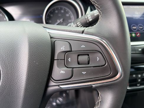 Used 2022 Buick Encore GX Select image 18