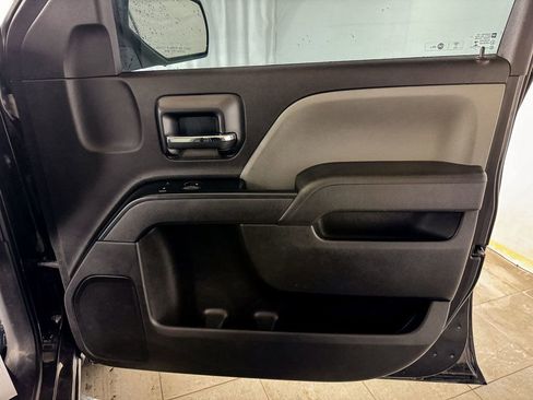 Used 2018 Chevrolet Silverado 1500 Custom w/ Custom Value Package image 14