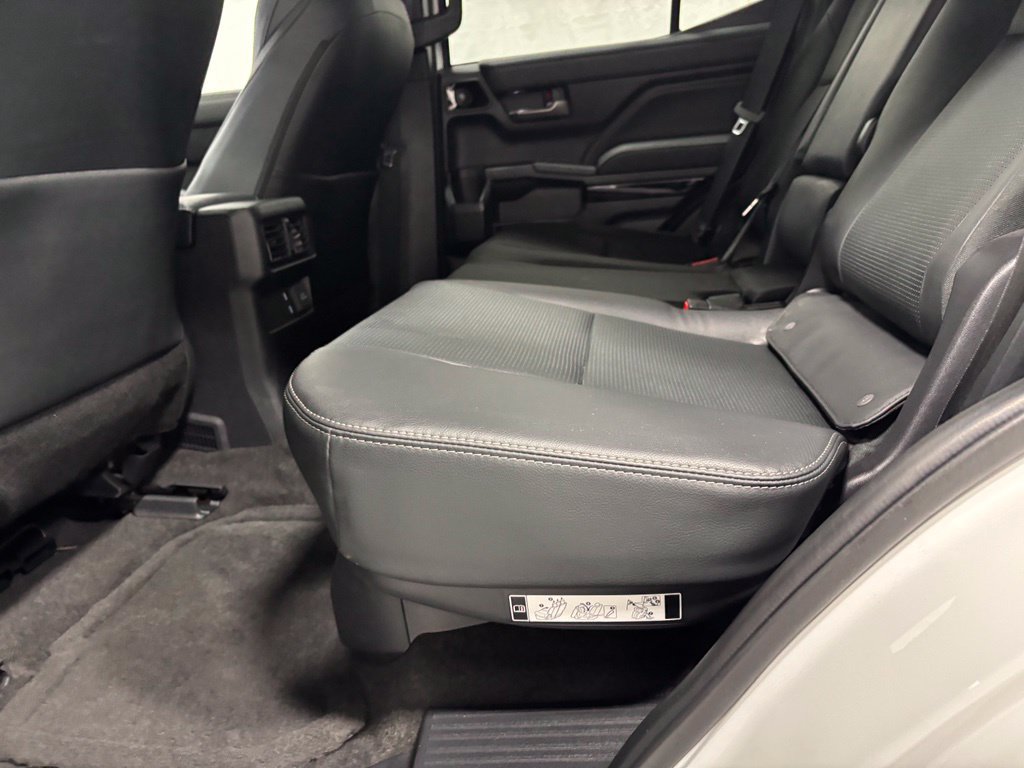 Used 2026 Toyota 4Runner Limited AWD/4WD image 43
