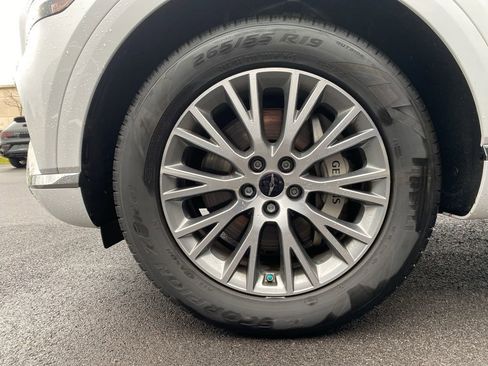 Used 2025 Genesis GV80 2.5T image 32