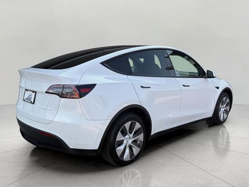 Used 2022 Tesla Model Y Long Range AWD/4WD image 14