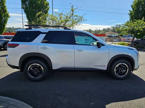 New 2026 Nissan Pathfinder Rock Creek AWD/4WD image 4