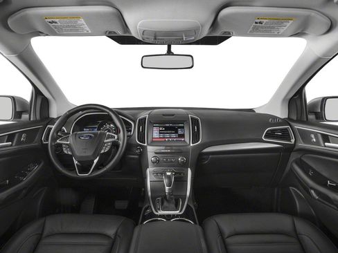 Used 2018 Ford Edge Titanium w/ Equipment Group 301A AWD/4WD image 3