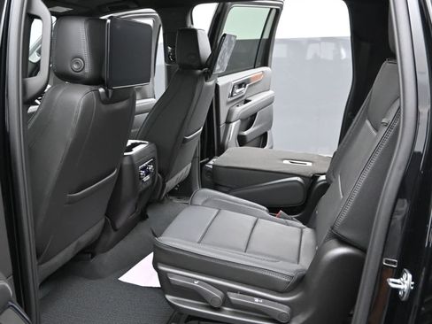 New 2026 GMC Yukon XL Denali w/ Denali Reserve Package AWD/4WD image 15
