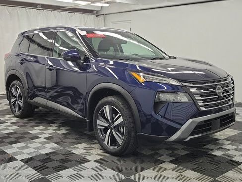 Certified 2025 Nissan Rogue SL FWD image 1