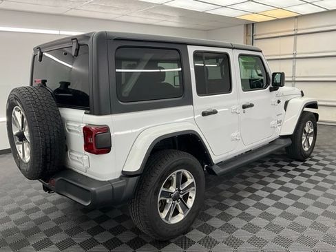 Used 2022 Jeep Wrangler Unlimited Sahara w/ Dual Top Group AWD/4WD image 23