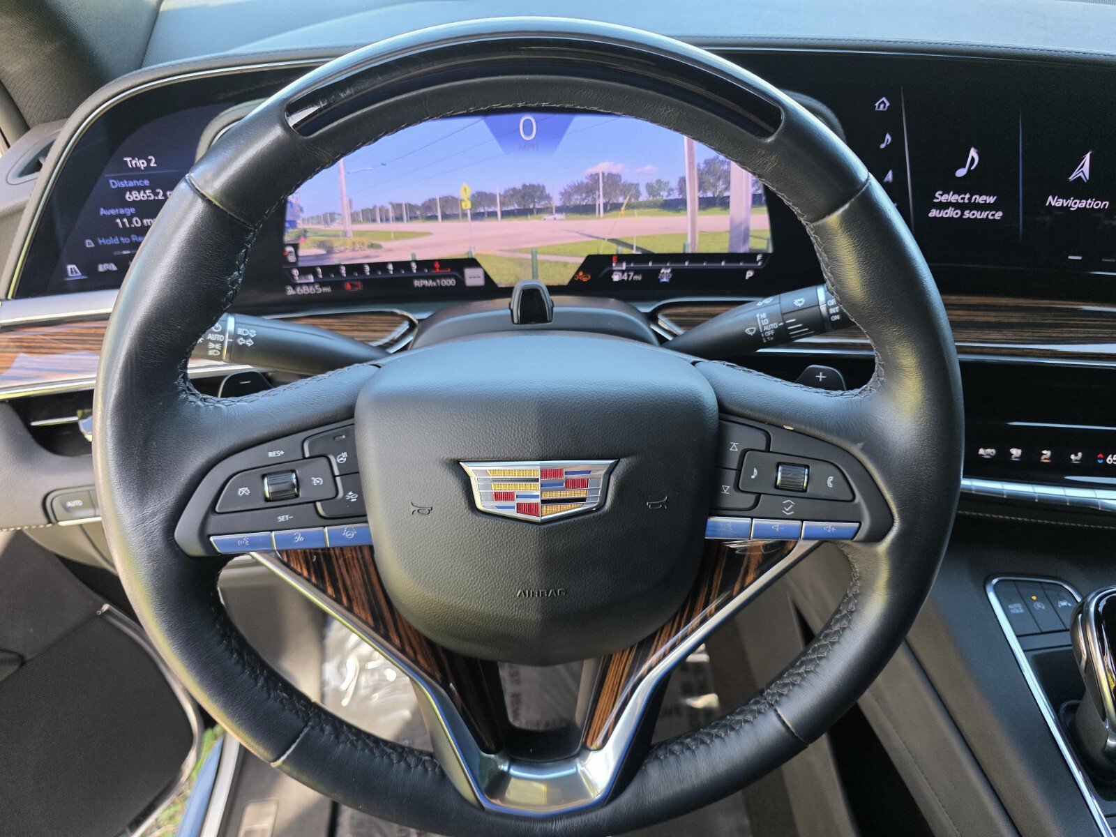 Used 2024 Cadillac Escalade ESV Premium Luxury w/ Performance Package AWD/4WD image 19