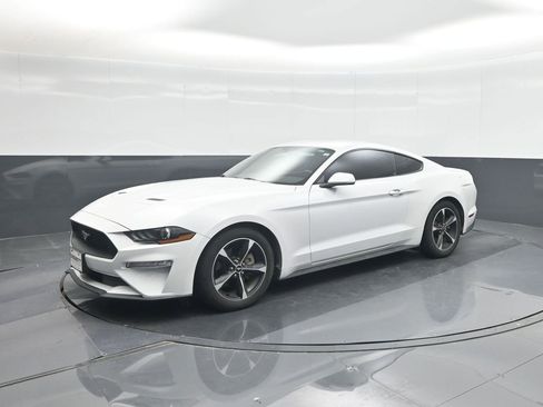 Used 2018 Ford Mustang Coupe RWD image 1