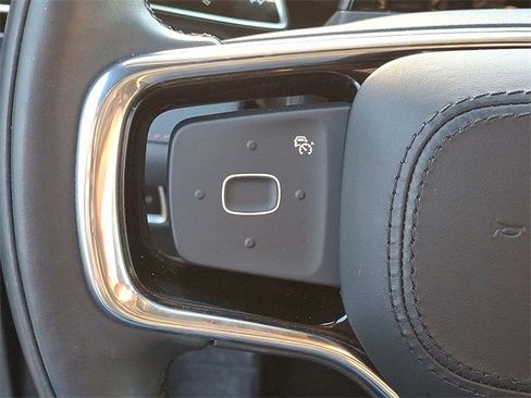 Used 2025 Lincoln Nautilus Premier w/ Jet Appearance Package image 23