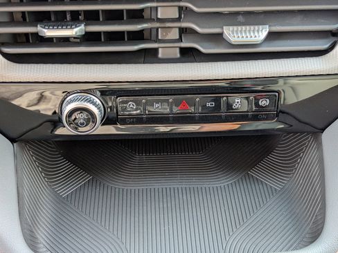 New 2025 Ford Explorer Active w/ Active Comfort Package image 25