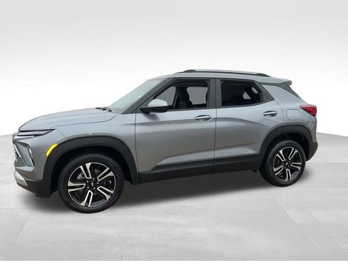 New 2025 Chevrolet TrailBlazer LT w/ Convenience Package image 2