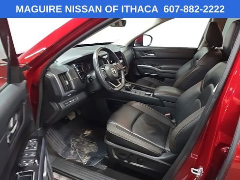 Used 2023 Nissan Pathfinder SL w/ Lighting Package (N92) AWD/4WD image 28