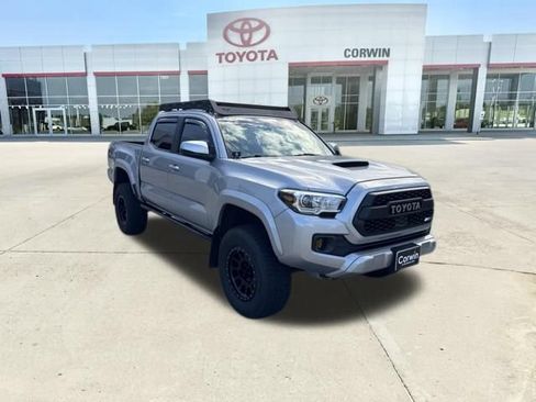Used 2019 Toyota Tacoma TRD Sport AWD/4WD image 23