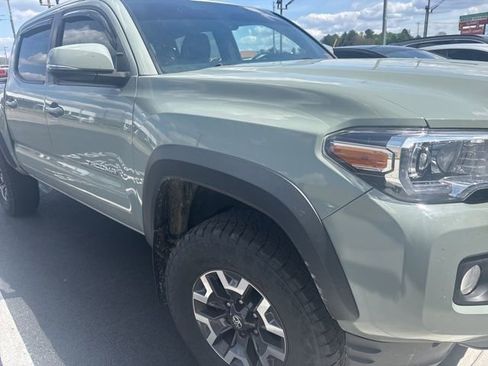 Used 2023 Toyota Tacoma TRD Off-Road image 15