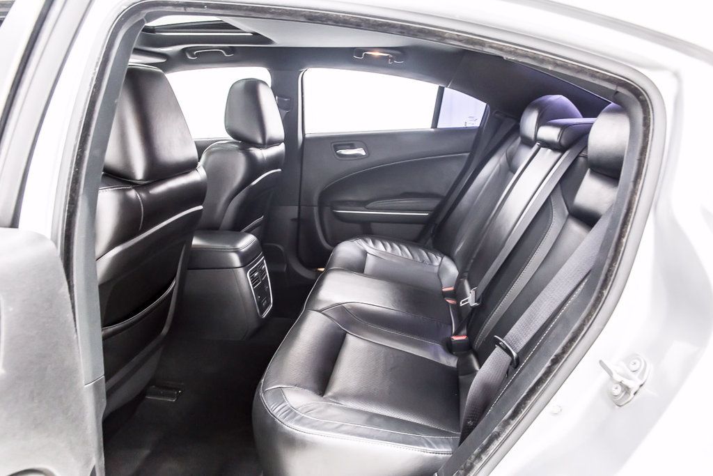 Used 2022 Dodge Charger SXT w/ Leather Interior Group RWD image 28