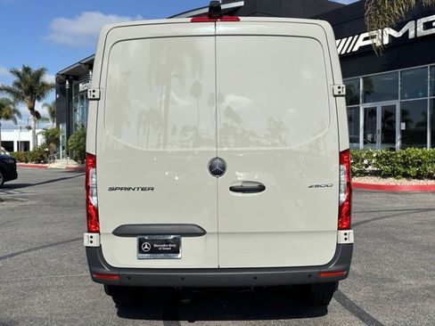 Used 2025 Mercedes-Benz Sprinter 2500 image 6