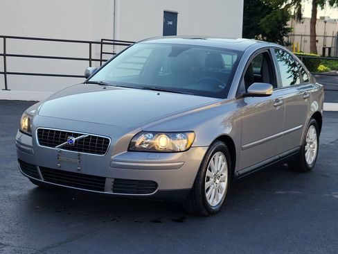 Used 2005 Volvo S40 2.4i image 1