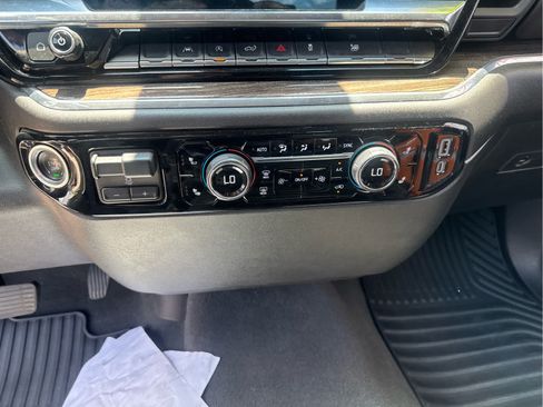 Used 2025 Chevrolet Silverado 1500 LT RWD image 27