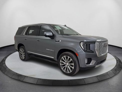 Used 2021 GMC Yukon Denali w/ Denali Premium Package image 3
