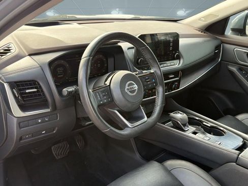Used 2021 Nissan Rogue Platinum FWD image 4