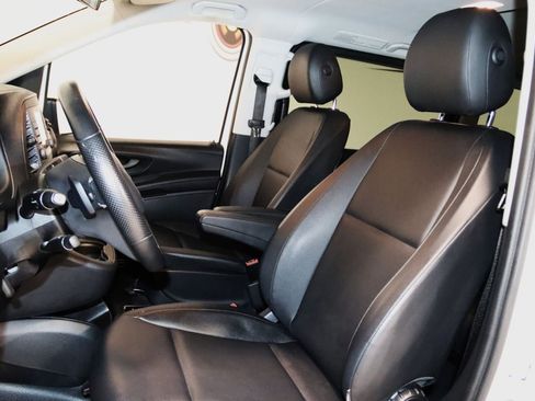 Used 2023 Mercedes-Benz Metris Passenger image 34