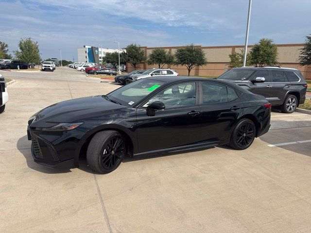 Used 2025 Toyota Camry SE FWD image 7
