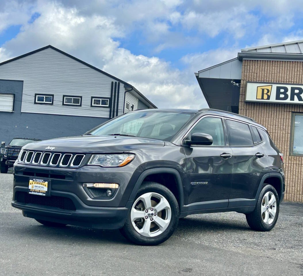 Used 2018 Jeep Compass Latitude w/ Cold Weather Group AWD/4WD image 2